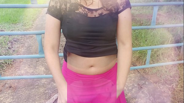 Kusewera pafamu, mkazi weniweni wa m'nyumba, hule ndi mwamuna wake wokonda kuthengo