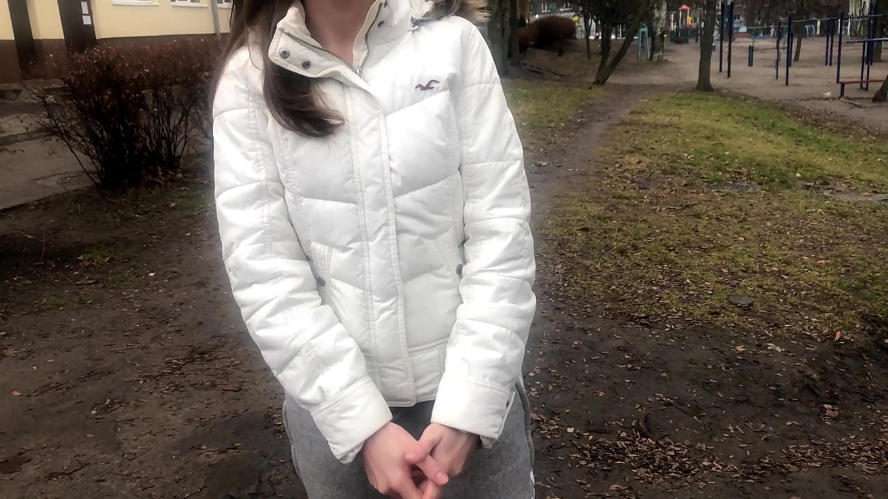 Mlendo Chifukwa Chandalama Anayamwa ndi Kuseweredwa. Russian Amateur. Ndi Kulankhula.