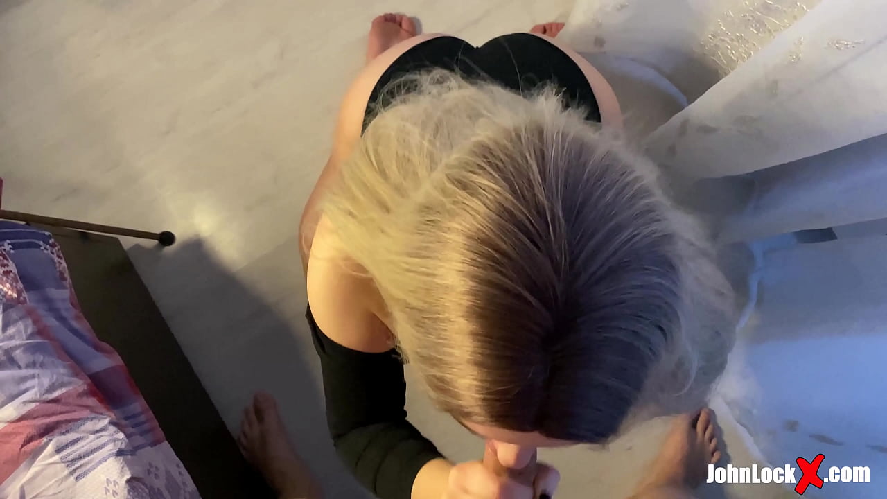 Redhead Akuyamwa Dick ndi Kuyamwitsa, Kumadula Bulu Wake